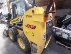 1#4531 MINIPALA COMPATTA NEW HOLLAND L213