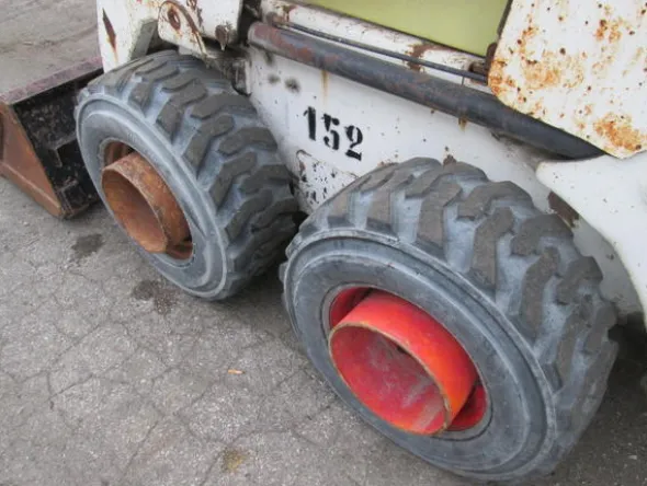 4#3595 Mini pala gommata Bobcat 853