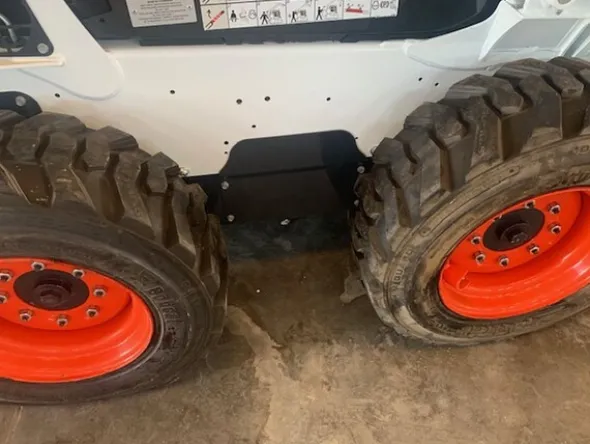 13#8237 Mini pala gommata Bobcat S570