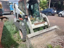 34#7850 Mini pala gommata Bobcat S175