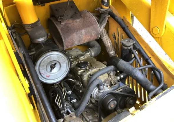 Mini terna JCB 1CX (2002) – 3.300 ore