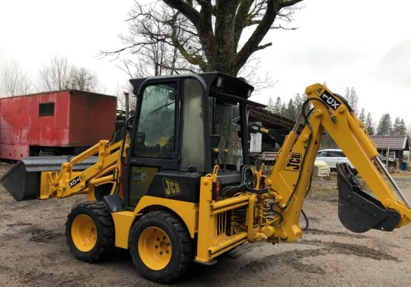 Mini terna JCB 1CX (2002) – 3.300 ore