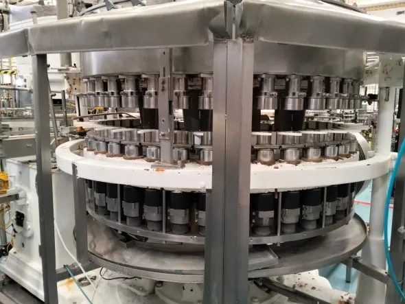 M338 Monoblocco riempimento lattine usato Crown Bevcorp