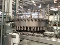 M338 Monoblocco riempimento lattine usato Crown Bevcorp
