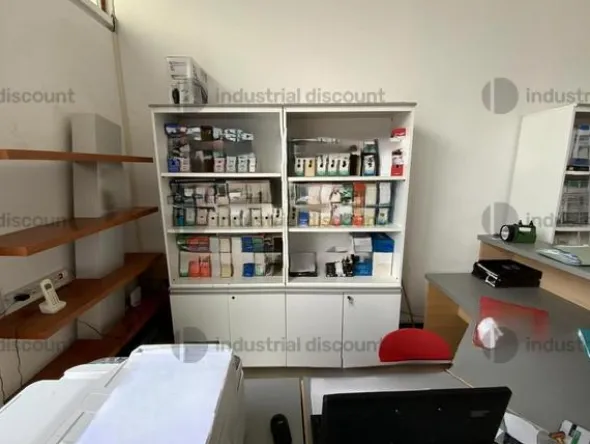 16#8768 Mobili ed arredi da ufficio