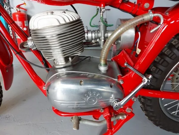 46#6030 Moto Augusta MV 125
