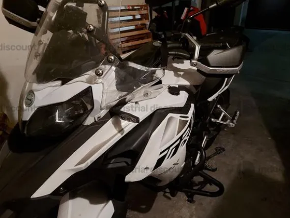2#8907 Motociclo Benelli