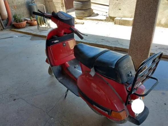 5#5606 Motociclo Piaggio