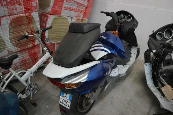 6#4259 Motociclo Vectrix