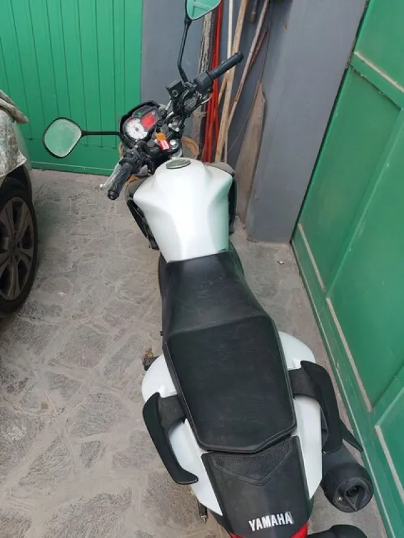 2#8099 Motociclo Yamaha YS125