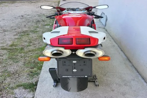 7#3672 Moto Ducati 996