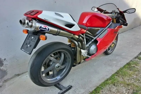 7#3672 Moto Ducati 996