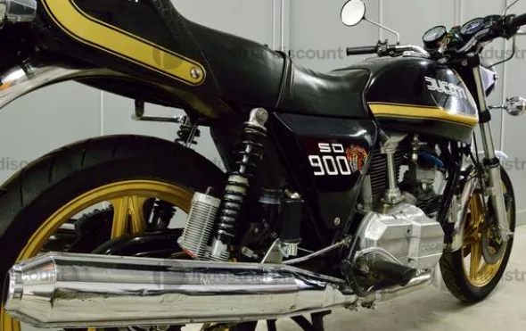 17#9982 Moto Ducati 900 Darmah