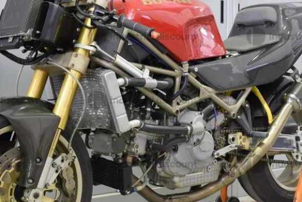 11#9982 Moto Ducati 888 Racing