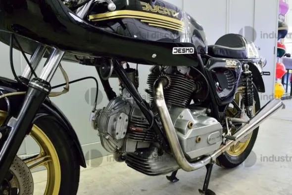18#9982 Moto Ducati SS 900 Supersport