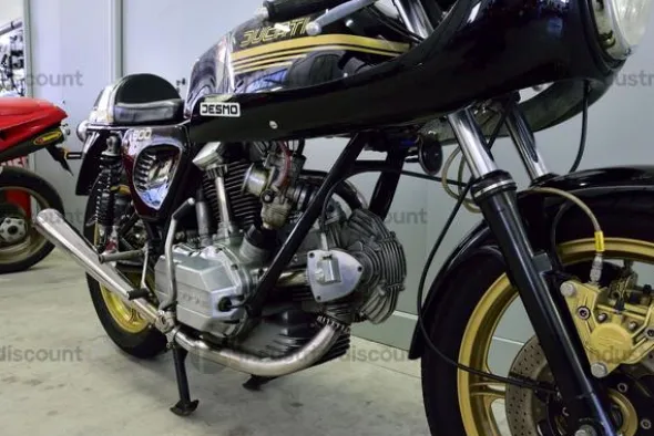 18#9982 Moto Ducati SS 900 Supersport