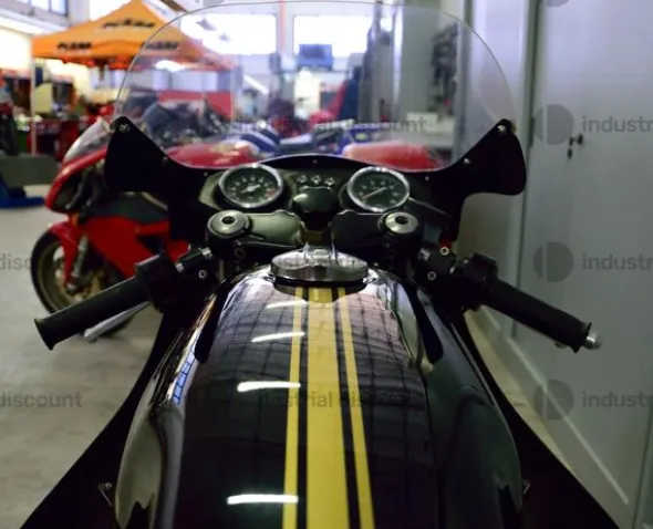 18#9982 Moto Ducati SS 900 Supersport