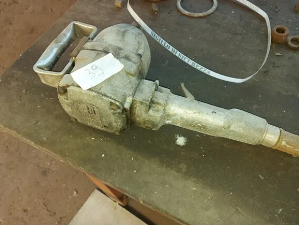 38#6127 Motosaldatrice Lokwa e avvitatore Atlas Copco