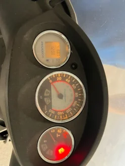 MOTOVEICOLI: N. 2 YAMAHA X-CENTER N. 1 PEUGEUT GEOPOLIS