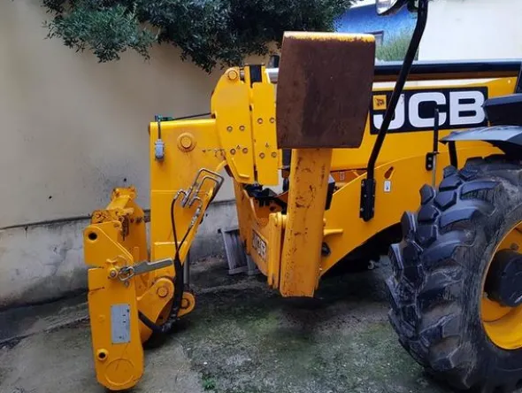 10#3769 Movimentatore telescopico rigido JCB
