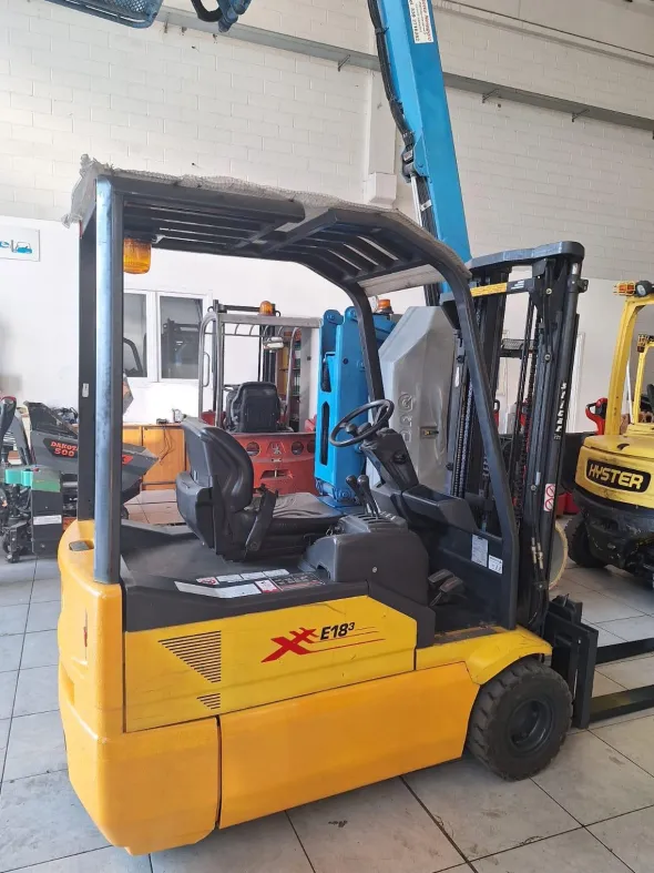Muletti e scaffalature Caserta