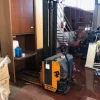 Muletto elettrico - Stoccatori uomo a piedi di marca OM