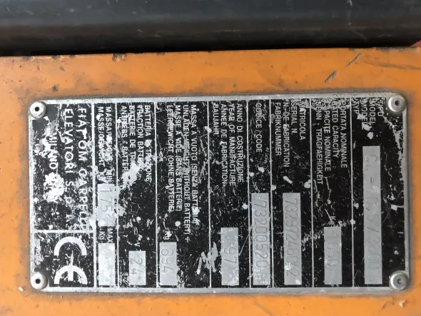 Muletto elettrico - Stoccatori uomo a piedi di marca OM