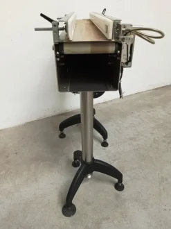 NASTRO TRASPORTATORE A TAPPETO MOTORIZZATO (NAS-311)
