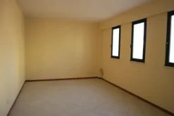 #14757 Negozi e uffici in edificio polifunzionale