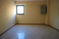 #14757 Negozi e uffici in edificio polifunzionale