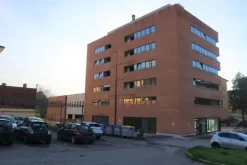 #14757 Negozi e uffici in edificio polifunzionale