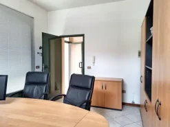 #23908 Negozio al piano terra in complesso condominiale