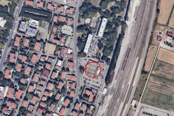 #24037 Negozio a reddito di articoli per la cura della persona e della casa