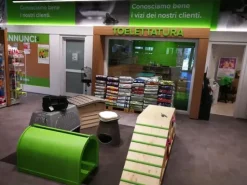 #24042 Negozio a reddito di pet store specializzato in prodotti per animali da compagnia
