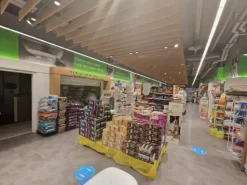 #24042 Negozio a reddito di pet store specializzato in prodotti per animali da compagnia