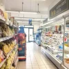 #2537367 Negozio con corte in edificio polifunzionale