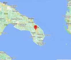 #22090 Negozio con corte pertinenziale