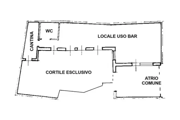 #25832 Negozio con cortile privato in centro storico