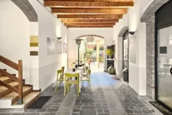 #25832 Negozio con cortile privato in centro storico