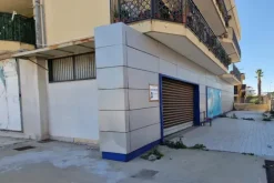 #25764 Negozio con deposito e area esterna