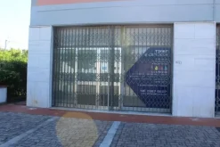 #24437 Negozio con parcheggio