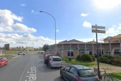 #26137 Negozio con parcheggio e cantina in complesso commerciale