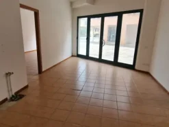 #2537419 Negozio con posto auto in complesso residenziale