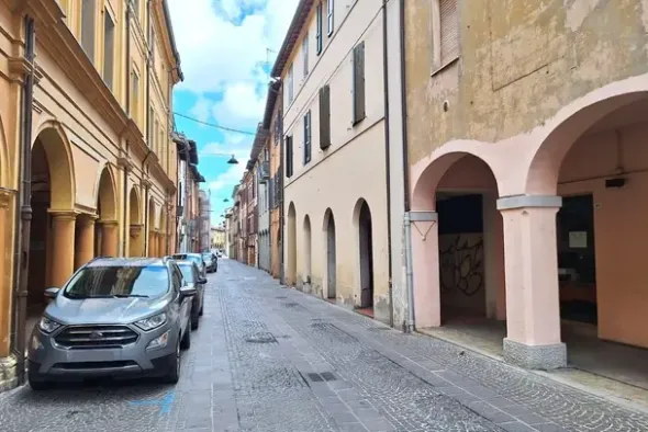 #2639451 Negozio da ristrutturare in centro storico