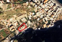 #2537369 Negozio e cantina in edificio polifunzionale