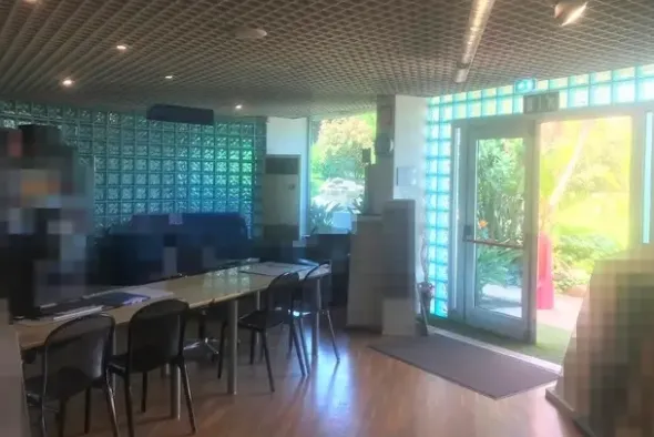 #7746 Negozio e showroom in complesso commerciale