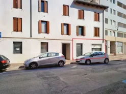 #20148 Negozio in centro storico con magazzino