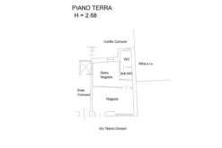 #20148 Negozio in centro storico con magazzino