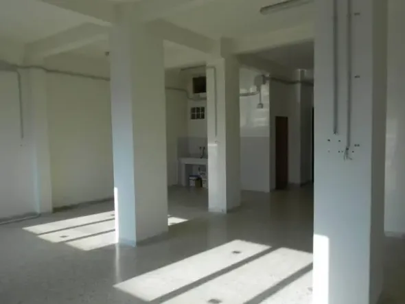 #2536550 Negozio in zona residenziale
