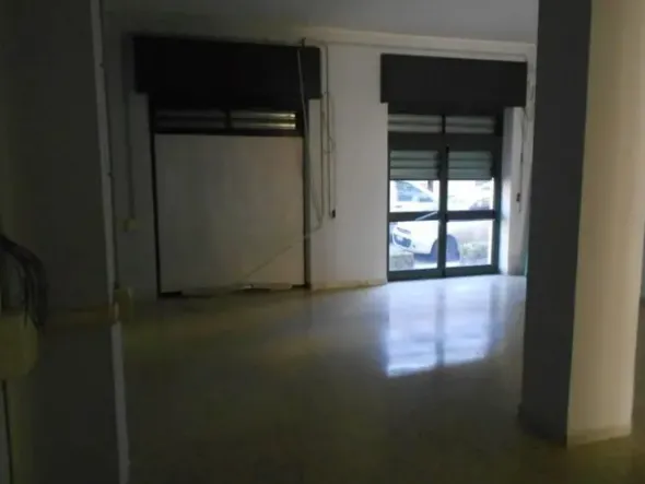 #2536550 Negozio in zona residenziale